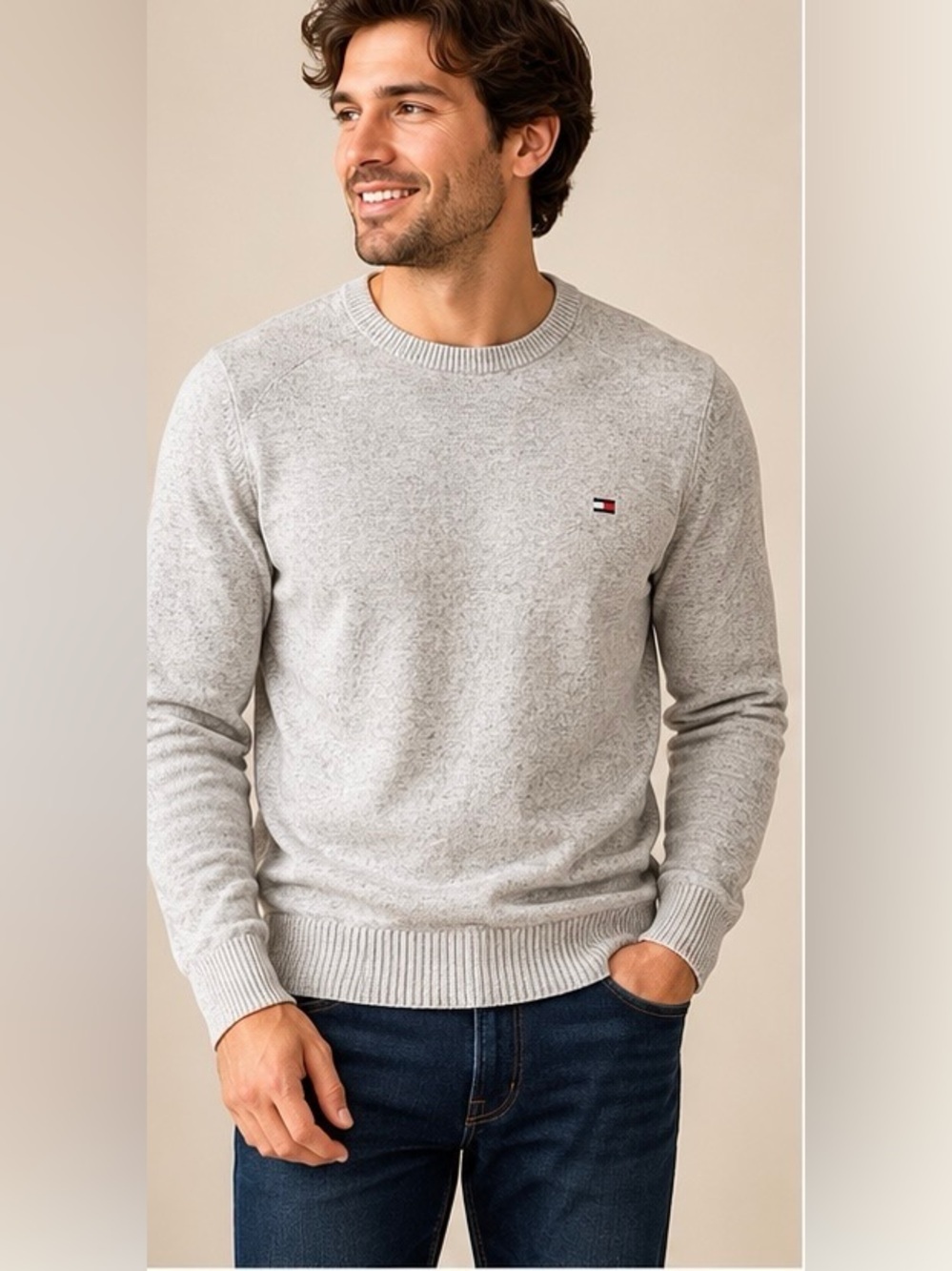 Tommy Hilfiger Light Gray Crewneck Sweater with Chest Flag